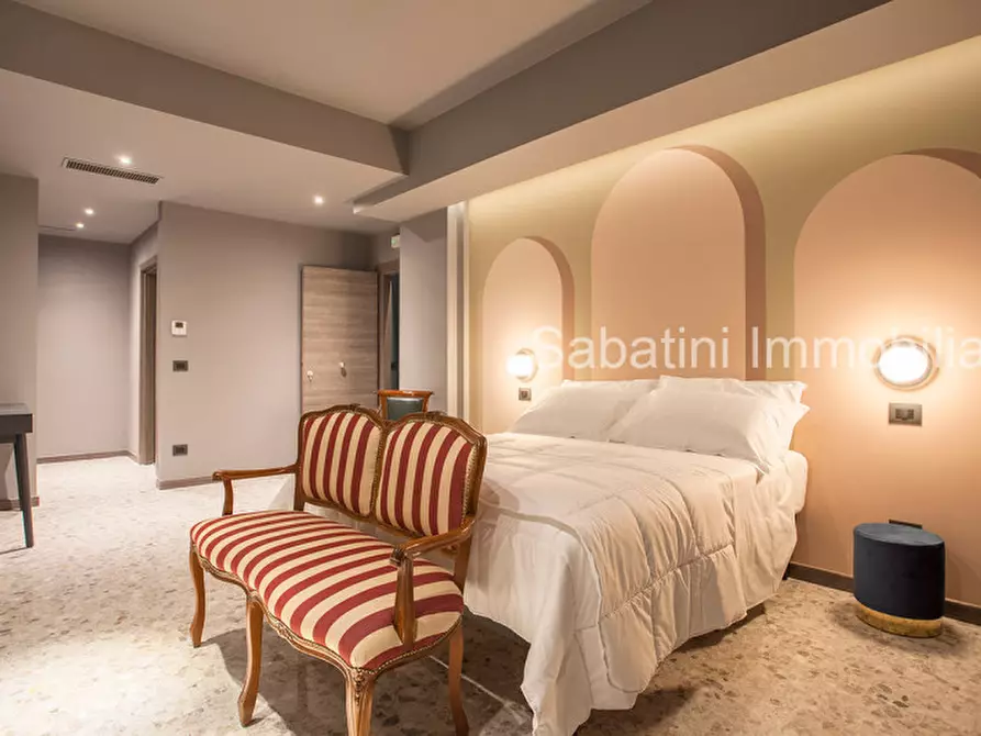 Immagine 14 di Appartamento in vendita  in Via Fiume, 15 a Pescara