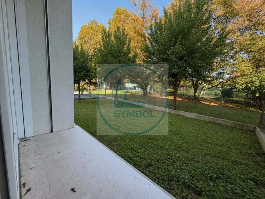 Immagine 3 di Appartamento in vendita  in Via Amedeo Modigliani a Venezia