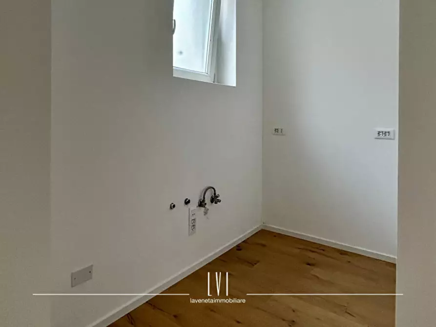 Immagine 5 di Appartamento in vendita  in via domenico modugno 69 a Jesolo