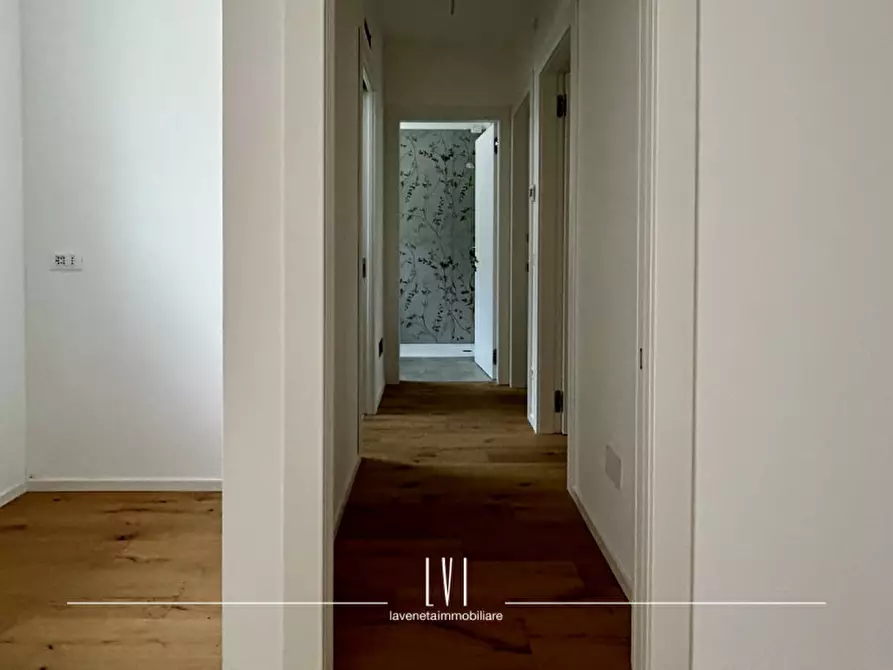 Immagine 6 di Appartamento in vendita  in via domenico modugno 69 a Jesolo