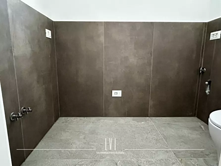 Immagine 13 di Appartamento in vendita  in via domenico modugno 69 a Jesolo