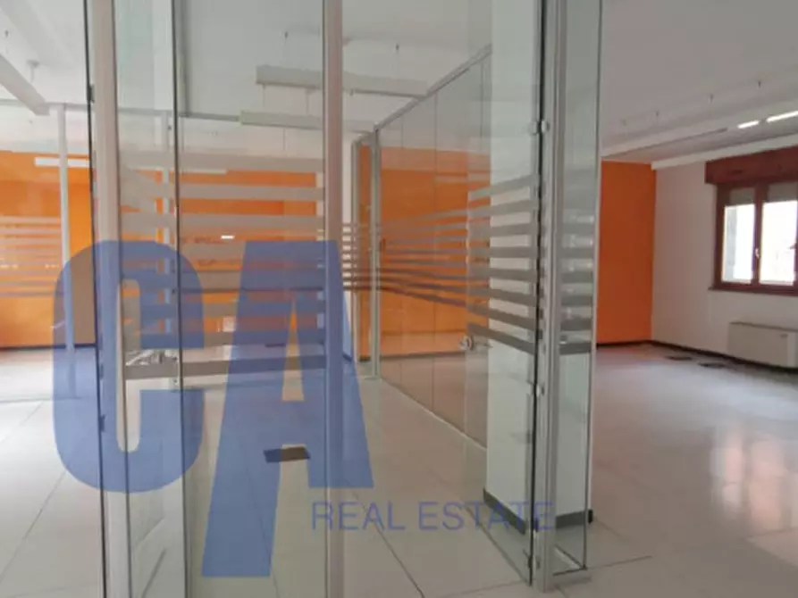 Immagine 3 di Ufficio in affitto  in VIA FARINI CARLO a Milano