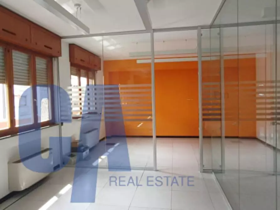 Immagine 3 di Attività commerciale in affitto  in VIA FARINI CARLO a Milano