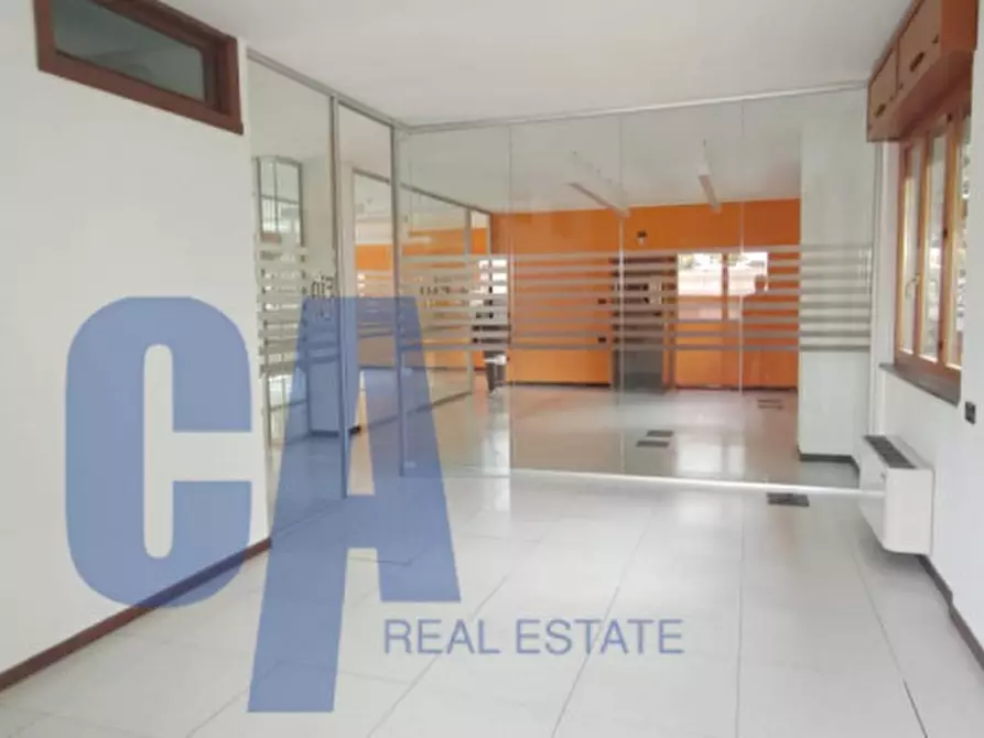 Immagine 8 di Attività commerciale in affitto  in VIA FARINI CARLO a Milano