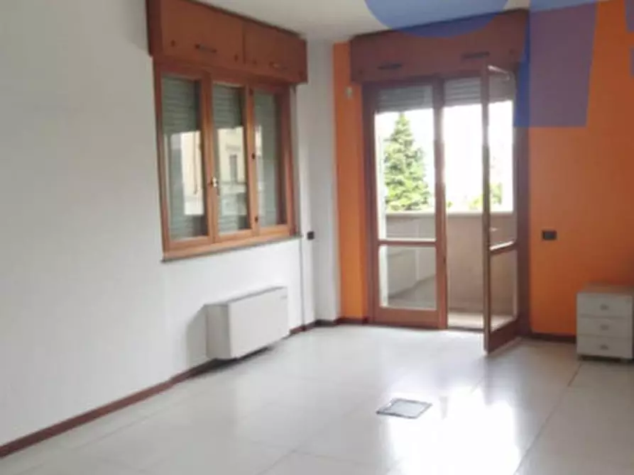 Immagine 10 di Attività commerciale in affitto  in VIA FARINI CARLO a Milano