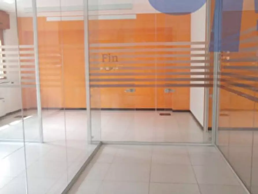 Immagine 11 di Attività commerciale in affitto  in VIA FARINI CARLO a Milano