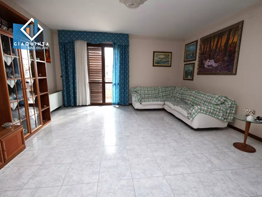 Immagine 1 di Appartamento in vendita  in PIAZZA MUNICIPIO Piano 1 a Palagonia