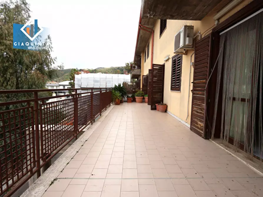 Immagine 9 di Appartamento in vendita  in PIAZZA MUNICIPIO Piano 1 a Palagonia