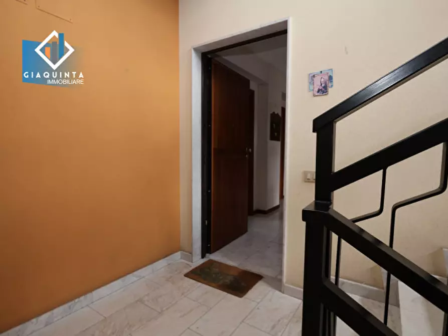 Immagine 11 di Appartamento in vendita  in PIAZZA MUNICIPIO Piano 1 a Palagonia