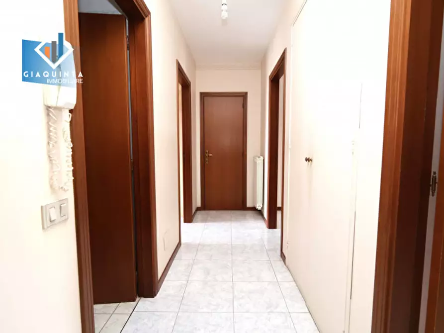 Immagine 12 di Appartamento in vendita  in PIAZZA MUNICIPIO Piano 1 a Palagonia