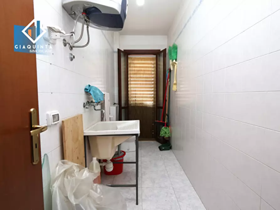 Immagine 19 di Appartamento in vendita  in PIAZZA MUNICIPIO Piano 1 a Palagonia