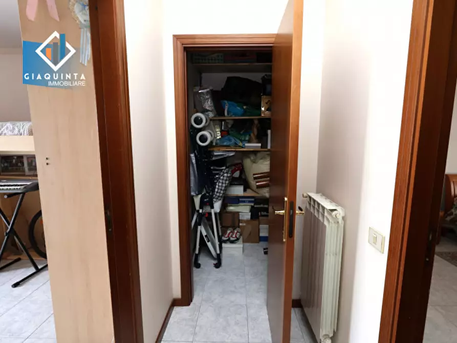 Immagine 20 di Appartamento in vendita  in PIAZZA MUNICIPIO Piano 1 a Palagonia