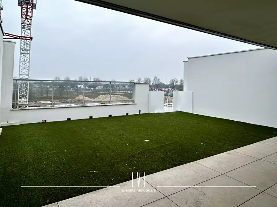 Immagine 1 di Appartamento in vendita  in via domenico modugno 69 a Jesolo