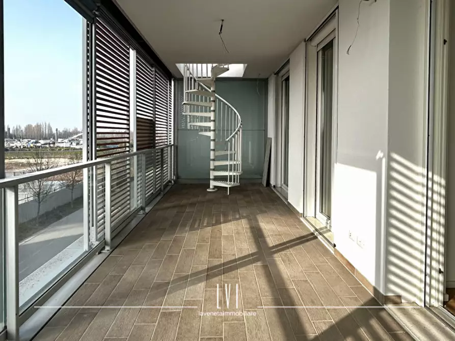 Immagine 5 di Appartamento in vendita  in via domenico modugno 69 a Jesolo