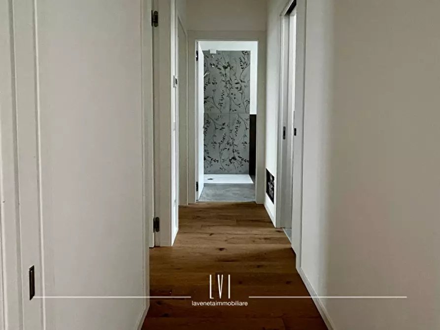 Immagine 5 di Appartamento in vendita  in via domenico modugno 69 a Jesolo