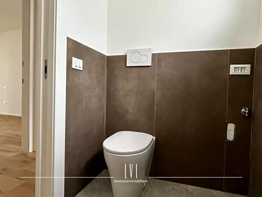 Immagine 8 di Appartamento in vendita  in via domenico modugno 69 a Jesolo