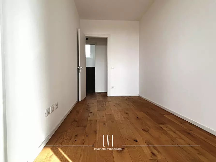 Immagine 11 di Appartamento in vendita  in via domenico modugno 69 a Jesolo