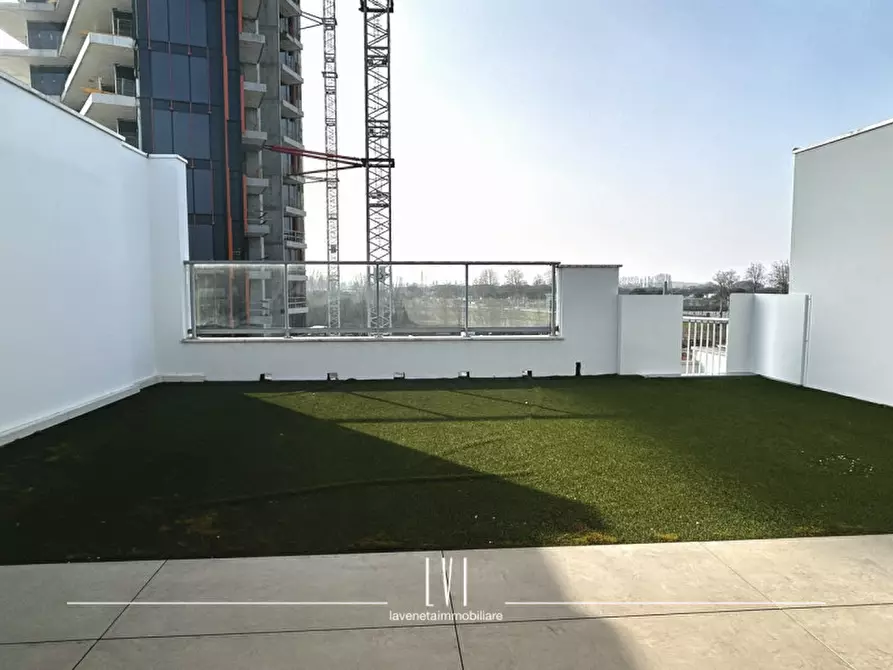 Immagine 18 di Appartamento in vendita  in via domenico modugno 69 a Jesolo