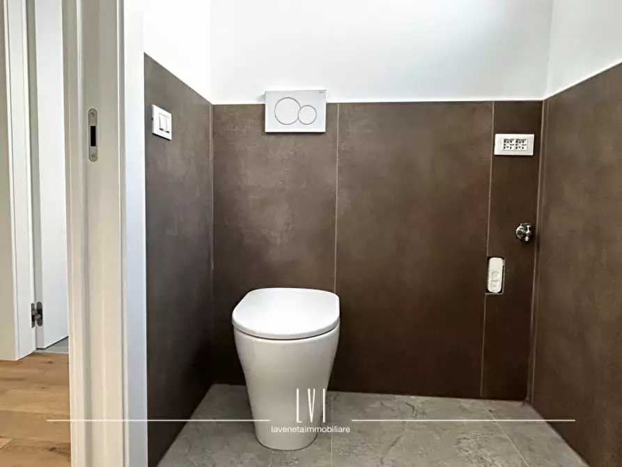 Immagine 22 di Appartamento in vendita  in via domenico modugno 69 a Jesolo