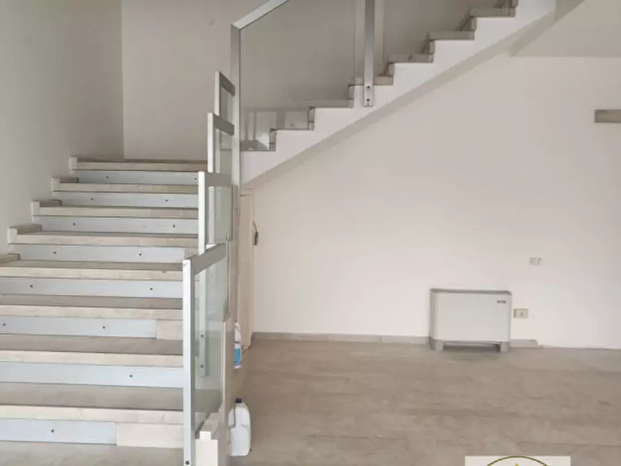 Immagine 1 di Ufficio in affitto  a Due Carrare