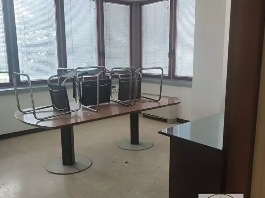 Immagine 7 di Ufficio in affitto  a Due Carrare