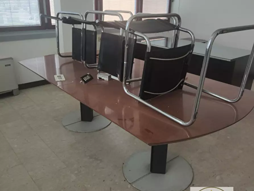 Immagine 11 di Ufficio in affitto  a Due Carrare
