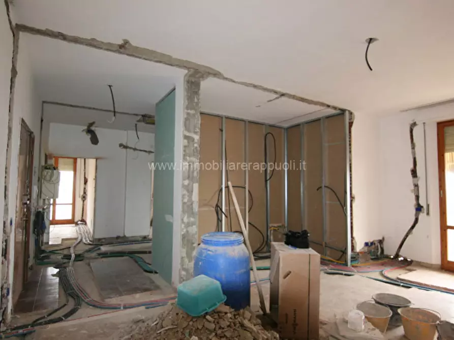 Immagine 1 di Appartamento in vendita  a Sinalunga