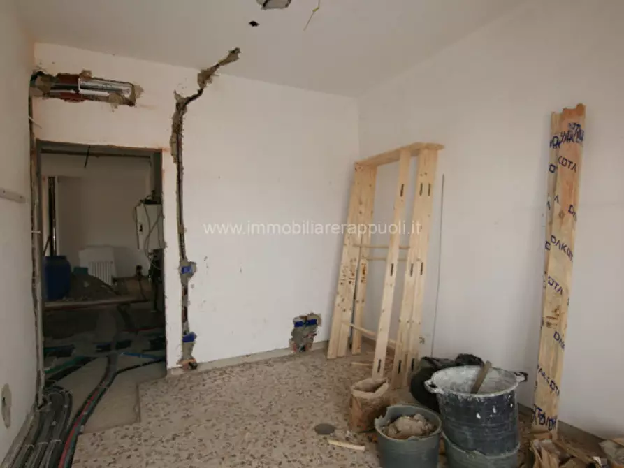 Immagine 10 di Appartamento in vendita  a Sinalunga