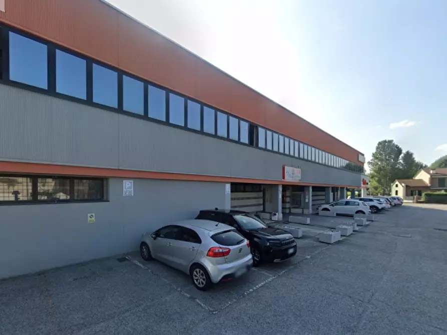 Immagine 28 di Ufficio in affitto  in Via Fratelli Baracca, 204 a Vicenza