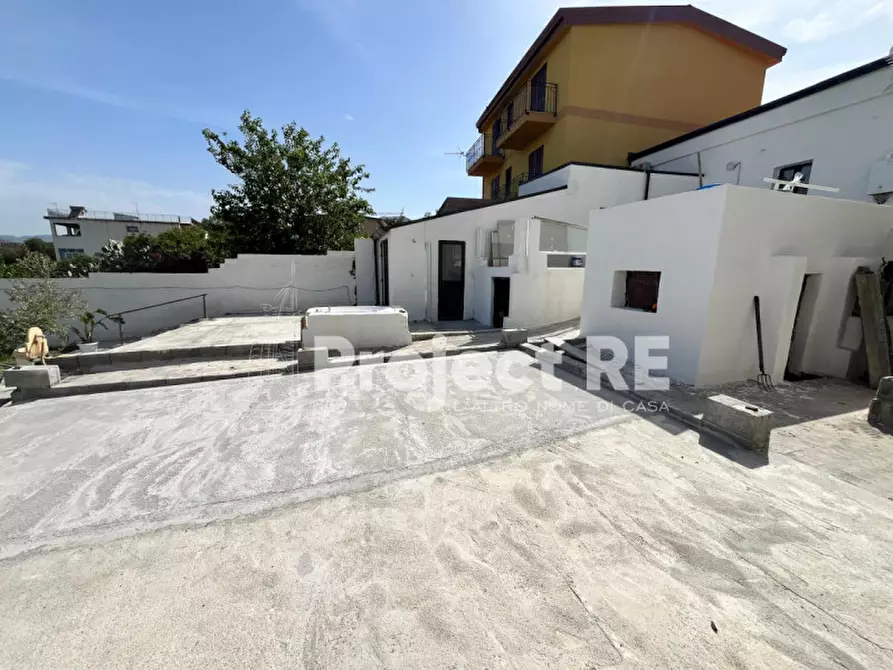 Immagine 1 di Casa indipendente in vendita  in Via Quattronari a Reggio Di Calabria