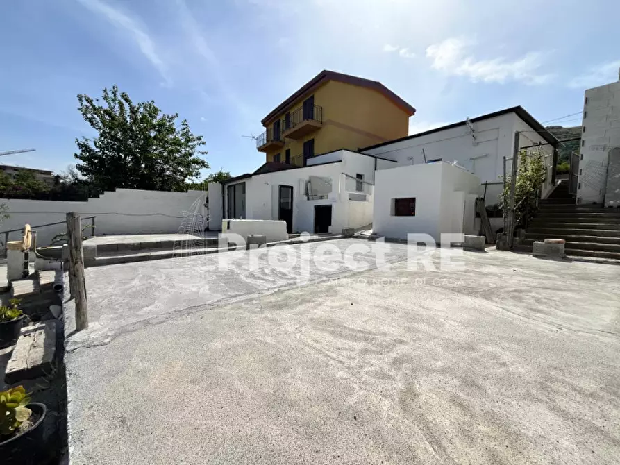 Immagine 10 di Casa indipendente in vendita  in Via Quattronari a Reggio Di Calabria