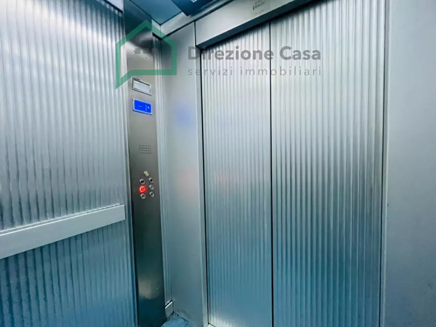 Immagine 3 di Ufficio in affitto  in VIA NUOVA POGGIOREALE a Napoli