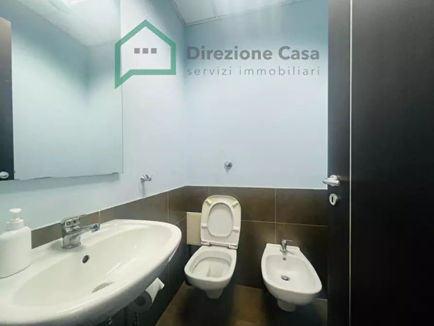 Immagine 11 di Ufficio in affitto  in VIA NUOVA POGGIOREALE a Napoli