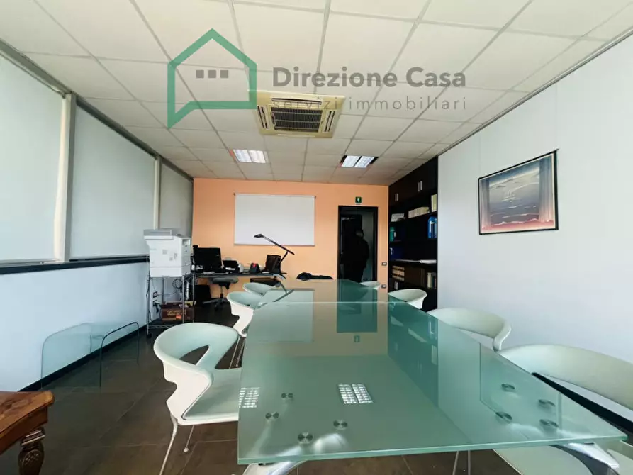 Immagine 16 di Ufficio in affitto  in VIA NUOVA POGGIOREALE a Napoli