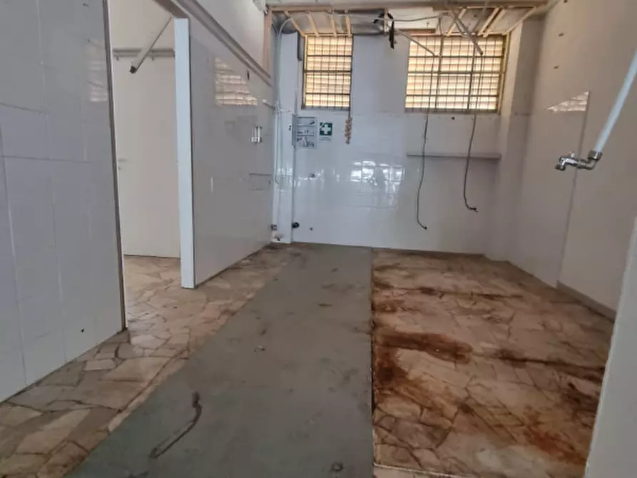 Immagine 6 di Negozio in vendita  in VIA ORAZIO VECCHI a Firenze