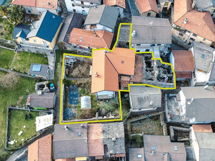 Immagine 2 di Casa quadrifamiliare in vendita  in via garibaldi a Trarego Viggiona