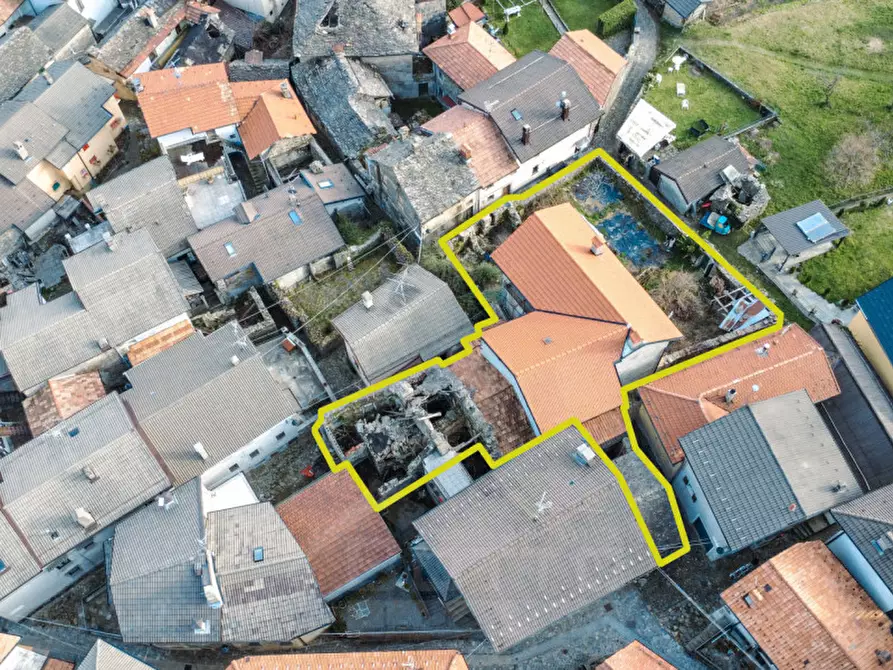 Immagine 24 di Casa quadrifamiliare in vendita  in via garibaldi a Trarego Viggiona