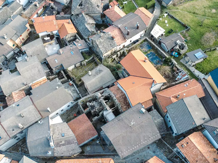 Immagine 31 di Casa quadrifamiliare in vendita  in via garibaldi a Trarego Viggiona