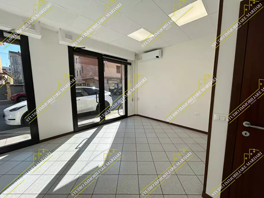 Immagine 9 di Negozio in affitto  in Via Antonio Araldi 263 a Modena