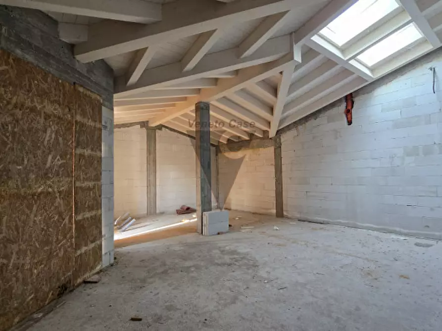 Immagine 2 di Casa indipendente in vendita  a Camponogara