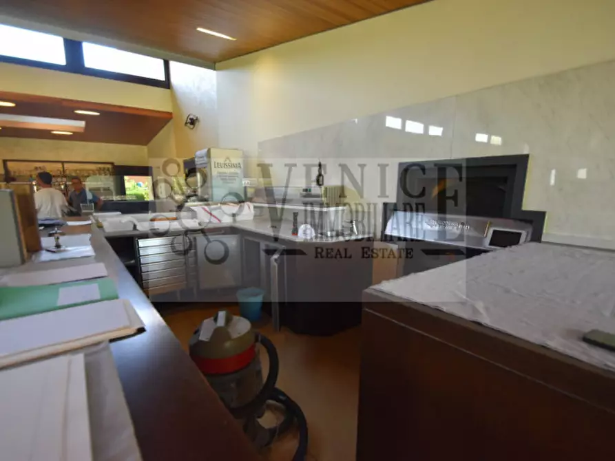 Immagine 2 di Attività commerciale in vendita  a Camponogara