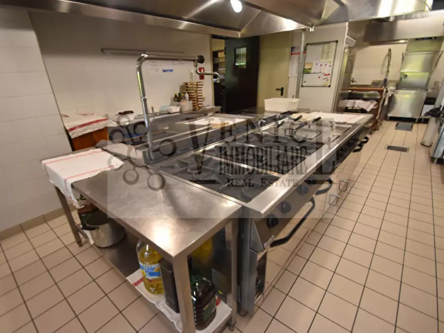 Immagine 2 di Attività commerciale in vendita  a Camponogara