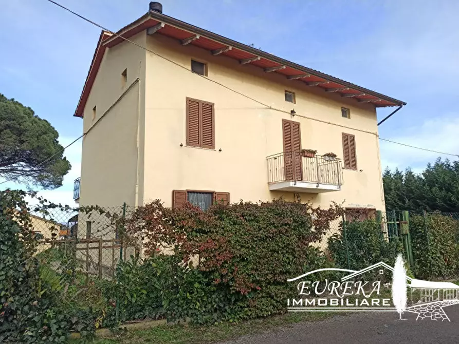 Immagine 4 di Casa indipendente in vendita  in Via Anguillara a Castiglione Del Lago