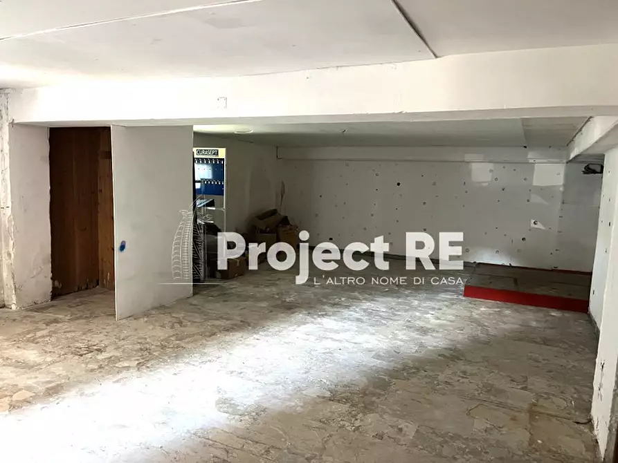 Immagine 1 di Magazzino in vendita  in Via Aschenez a Reggio Di Calabria