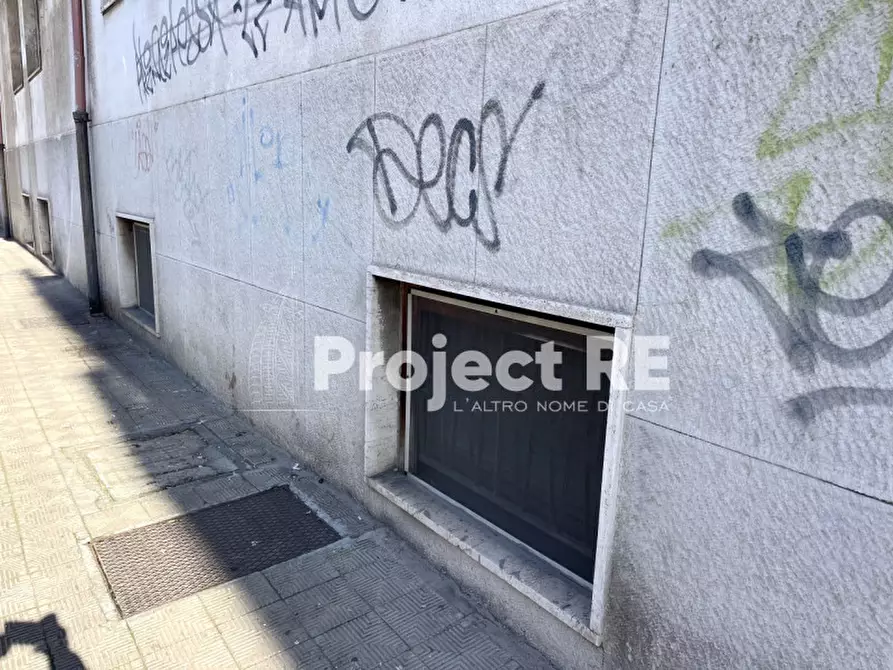 Immagine 1 di Magazzino in vendita  in Via Aschenez a Reggio Di Calabria