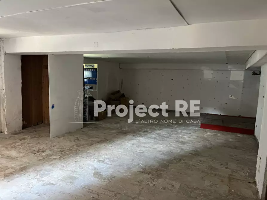 Immagine 2 di Magazzino in vendita  in Via Aschenez a Reggio Di Calabria