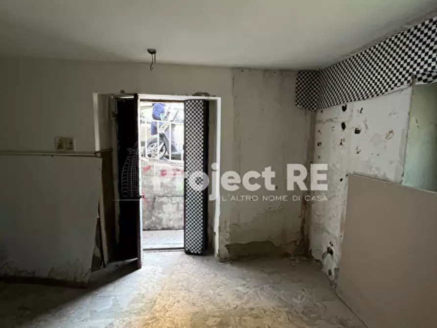 Immagine 20 di Magazzino in vendita  in Via Aschenez a Reggio Di Calabria