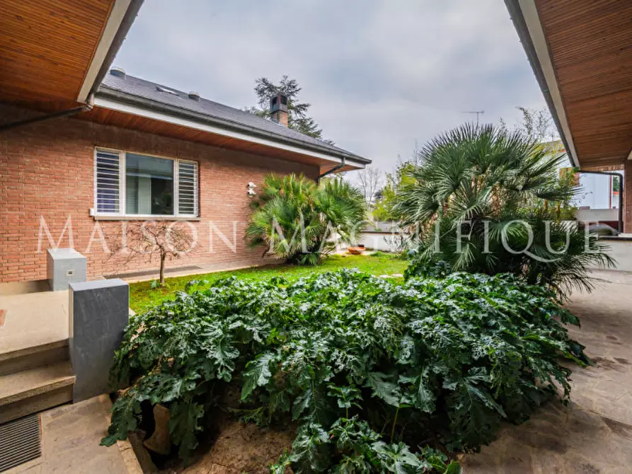 Immagine 10 di Villa in vendita  in vai dell'altopiano a Sasso Marconi