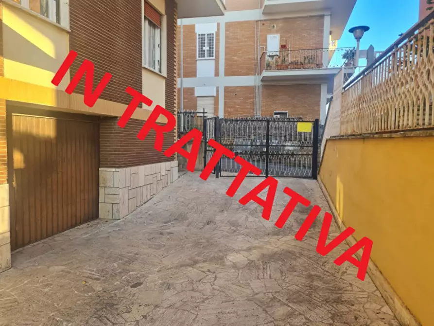 Immagine 1 di Garage in vendita  in Via Castel San Niccolò a Roma