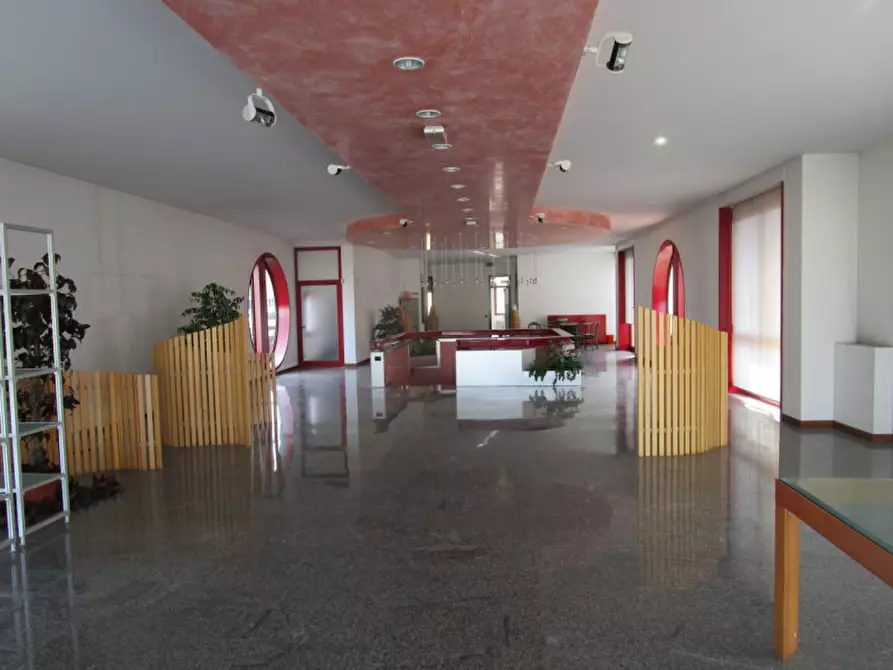 Immagine 1 di Negozio in vendita  a Noventa Padovana